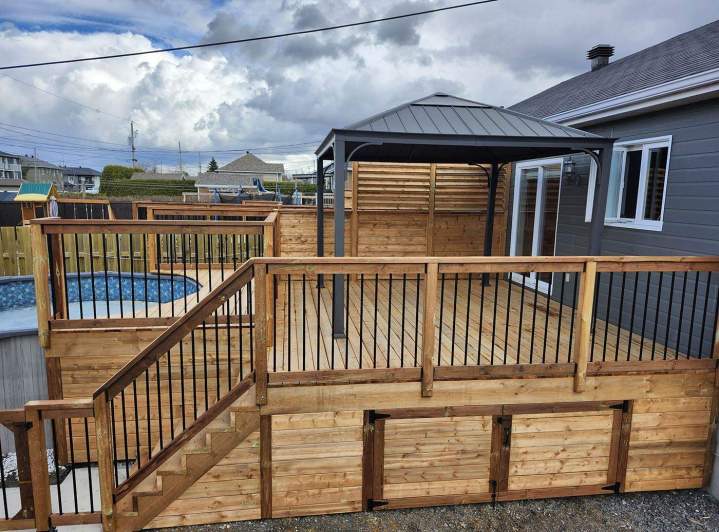 Patio en bois traité